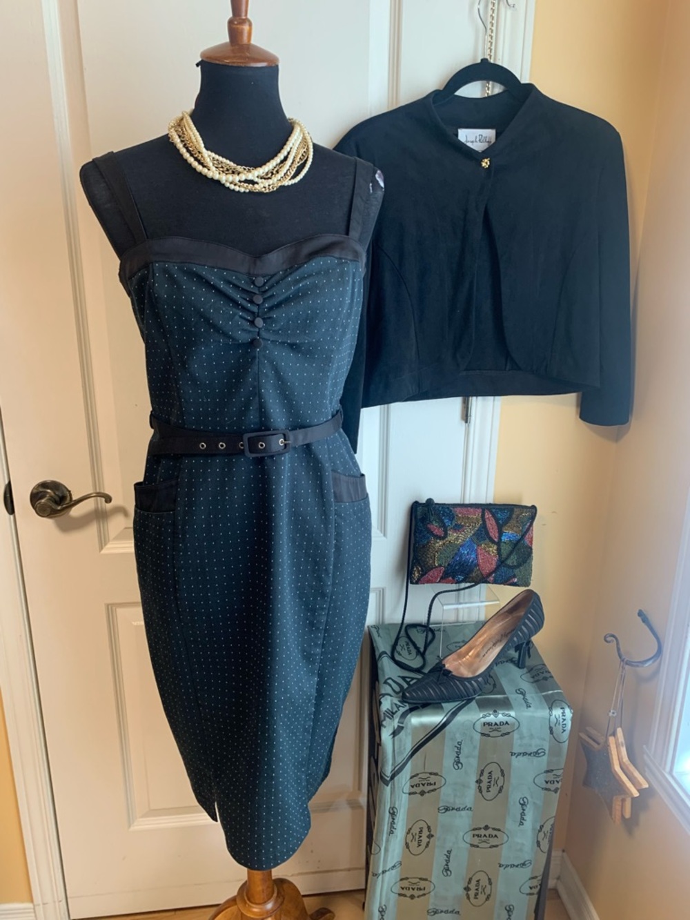 Pin up style belted dress sweetheart neckline pencil skirt